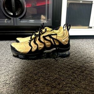 Men Vapor Max Plus Sz 8.5